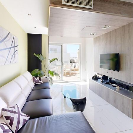 Amazing Spacious Apartment With Bbq & Jacuzzi San Ġiljan Exterior foto